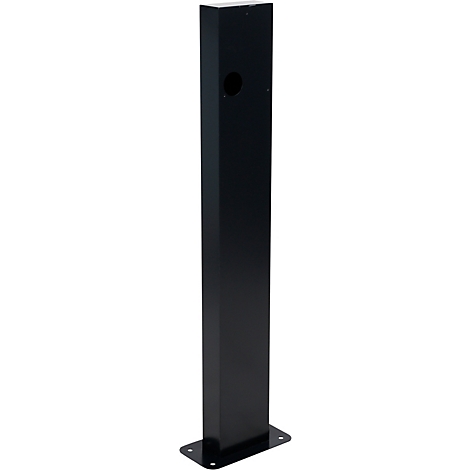 Schwarze, rechteckige Säule mit ovalem Loch. An der Basis eine Platte mit Löchern.