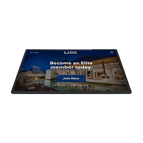 Tablet zeigt eine Webseite mit dem Angebot, Elite-Mitglied zu werden. Im Hintergrund ein Pool und eine Villa.