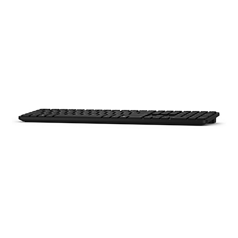 Schwarze, flache Computer-Tastatur vor weißem Hintergrund in flacher Perspektive.