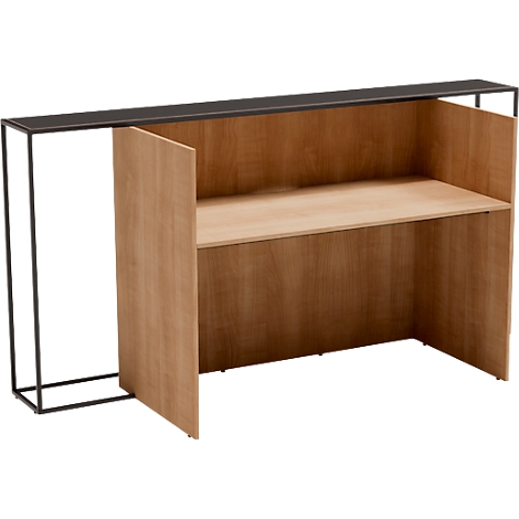 Holzschreibtisch mit metallenem Gestell. Ein Teil ist offen. Der Tisch hat eine obere Ablage. Die Holzfarbe ist hellbraun.