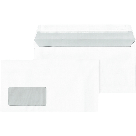 Trois enveloppes blanches, une ouverte, avec une fenêtre, sur fond blanc.
