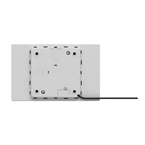 Rückseite eines weißen, rechteckigen Bildschirms mit schwarzem Kabel.