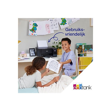 Deux enfants regardent une image imprimÃ©e. Une imprimante sur un bureau, des dessins au-dessus.