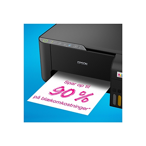 Schwarzer Epson-Drucker mit einem Blatt Papier, auf dem in pinkfarbener Schrift „Spar op til 90% på blækomkostninger*“ steht. Der Hintergrund ist blau.