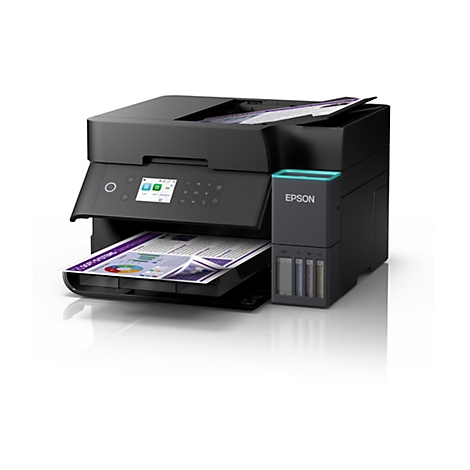 Schwarzer Tintenstrahldrucker, der eine gedruckte Seite ausgibt. Auf der Seite ist ein Diagramm zu sehen. Der Drucker hat das Epson-Logo.