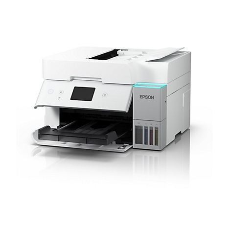 Weißer Drucker vor hellem Hintergrund. Schwarzer Touchscreen, Druckerpapierfach offen. Aufschrift: EPSON.