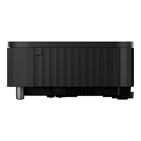 Schwarzer Projektor, Seitenansicht. Ein Knopf mit dem Power-Symbol ist sichtbar.