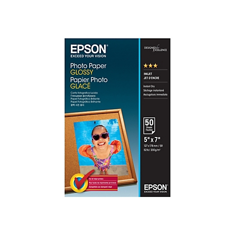 Epson Hochglanz-Fotopapier Verpackung im Format 5x7 Zoll mit einem Bild eines fröhlichen Kindes am Pool.