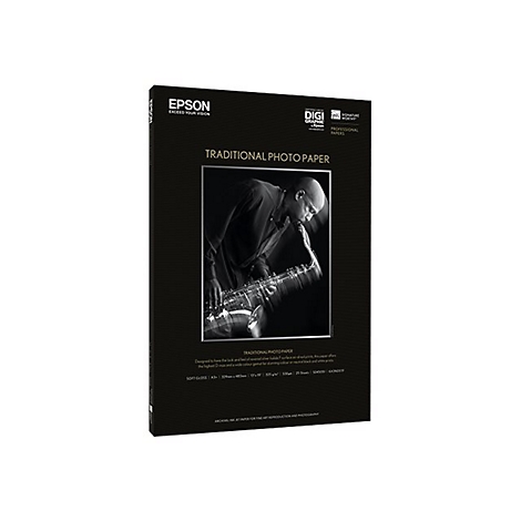 Schwarze Verpackung von Epson Traditional Photo Paper mit einem schwarz-weißen Saxophonspieler als Motiv.