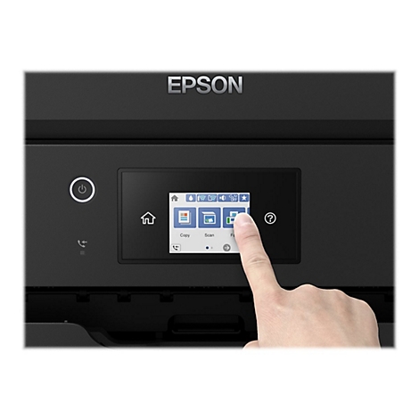 Eine Hand berÃ¼hrt den Touchscreen eines Epson-Druckers, das Scan-Symbol ist markiert.