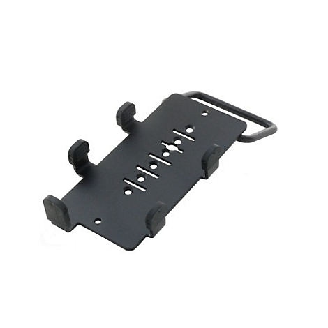 Schwarze Halterung für elektronische Geräte. Auf der Platte sind Löcher und Klammern zu sehen.