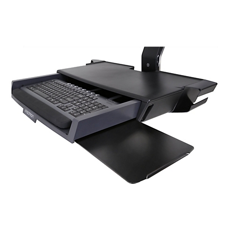 Schwarzer Keyboard-Auszug mit Tastatur und Handauflage. Darunter eine Ablagefläche.