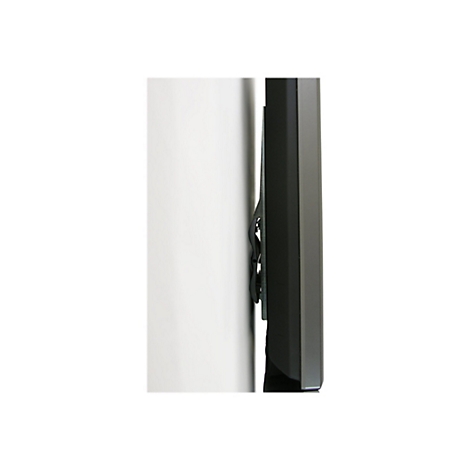 Ein schwarzer Flachbildfernseher wird an der Wand befestigt. Auf der linken Seite befindet sich die Wand, auf der rechten Seite der Fernseher. Dazwischen eine Halterung.