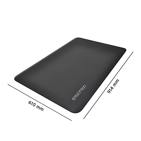 Schwarze, rechteckige Matte mit abgerundeten Ecken. Darauf steht in weiss 'Ergotron' und die Masse 610 mm x 914 mm.