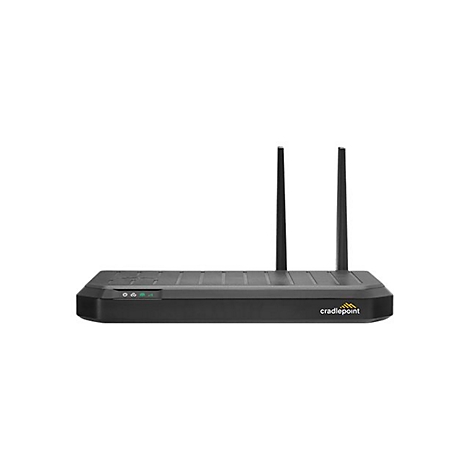 Schwarzer Router mit zwei Antennen. Auf der Front leuchten grüne LEDs. Auf der Unterseite ist der Schriftzug "cradlepoint" zu sehen.