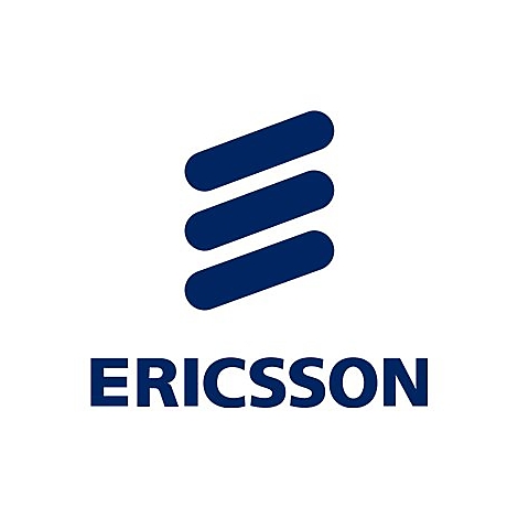 Blaues Logo der Firma Ericsson mit drei schrägen Balken über dem Unternehmensnamen.