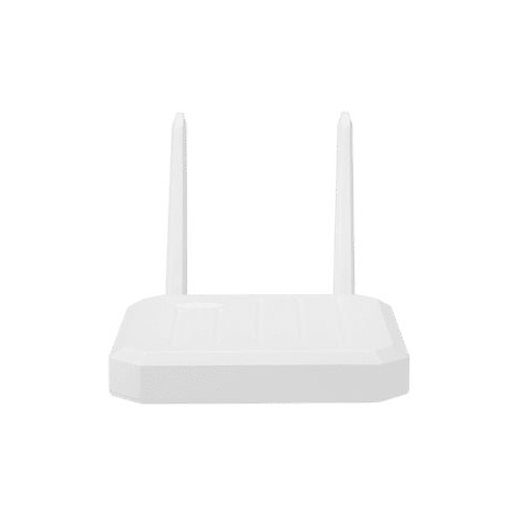 Weißer WLAN-Router mit zwei senkrechten Antennen vor weißem Hintergrund.