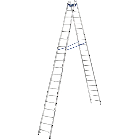 Una escalera plateada de pie. Consta de dos partes que se encuentran en la parte superior.