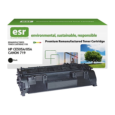 Eine schwarze Toner-Kartusche mit Produktverpackung, darauf steht 'Environmental, sustainable, responsible'.
