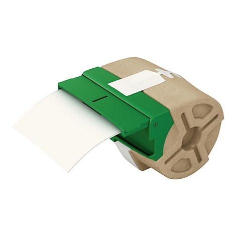 Ein grüner Handabroller für Klebeband auf einer braunen Papierrolle vor weißem Hintergrund.