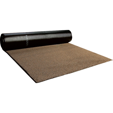 Rollo de alfombra marrón parcialmente desenrollado sobre una superficie blanca. Texto negro en la parte superior del rollo.