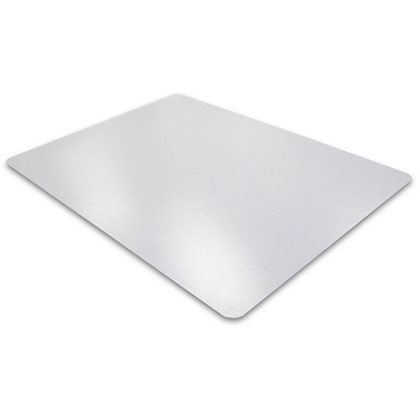 Alfombra de suelo transparente rectangular para silla, fotografiada ligeramente en ángulo desde arriba.