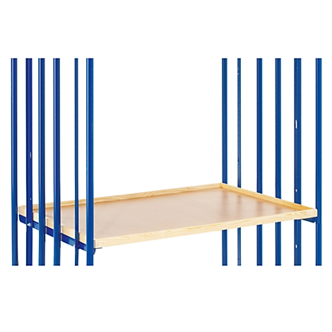 Regal mit Holzbrett und blauen Metallstäben. Das Regal schwebt scheinbar.