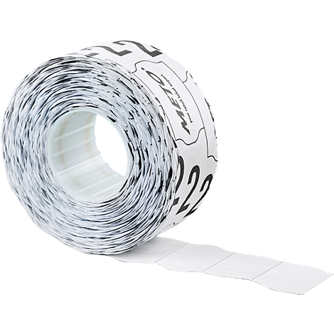 Rouleau d'étiquettes blanches avec lettrage noir et numéros consécutifs.