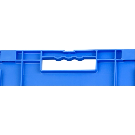 Blauer Kunststoffgriff einer Transportbox mit wellenförmiger Griffmulde.