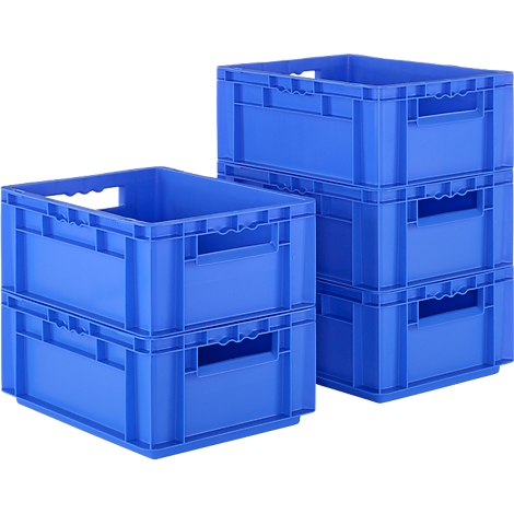 Blauwe plastic kratten, gestapeld, met handgrepen aan de zijkanten.