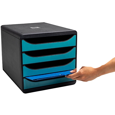 Zwarte documentenorganizer met vier lades. Een hand trekt de onderste lade eruit. Laden zijn turquoise.