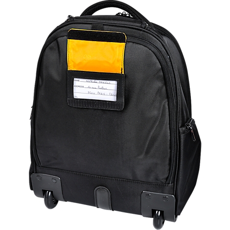 Schwarzer Rucksack mit Rollen und ausziehbaren Griff. Gelbes Fach mit Adressfeld. Schwarze Rollen.