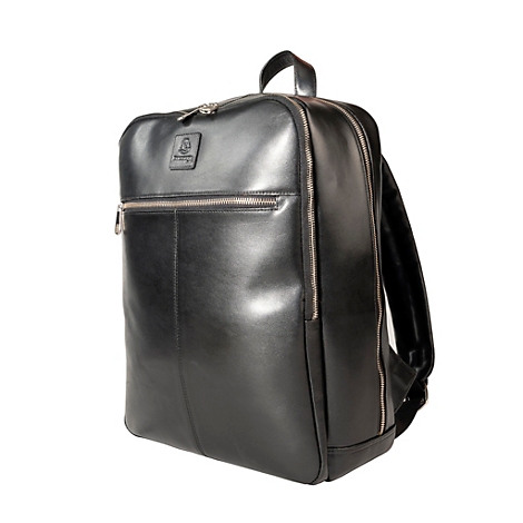 Schwarzer Lederrucksack, glänzend, mit Reißverschlüssen und einem kleinen Logo.