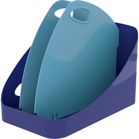 Ensemble de planches à découper bleues dans un support bleu. Un support avec deux planches à découper dans différentes nuances de bleu.
