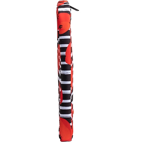 Sac fin avec motif rayé noir et blanc et accents rouges ; fermeture éclair.