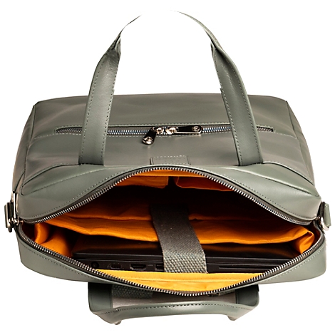 Hellgrüne Ledertasche, offen, mit orangefarbenem Innenfutter. Oben zwei Henkel, Reißverschlüsse und ein Laptop.