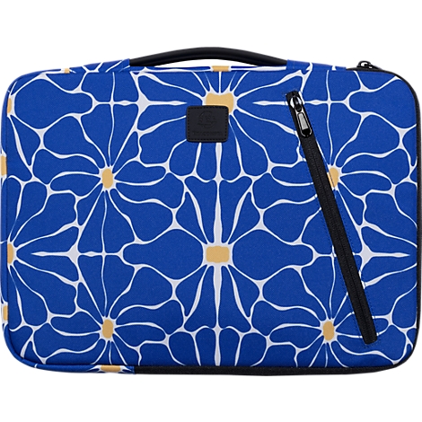 Blaue Laptoptasche mit weißen blütenartigen Mustern und gelben Zentren. Mit schwarzem Griff und Reißverschluss.
