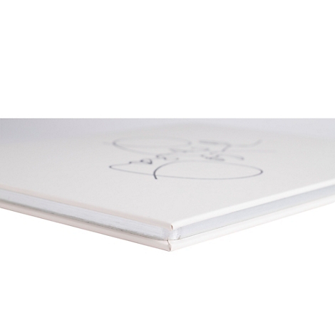 Gros plan d'un livre blanc avec un dessin noir sur la couverture.