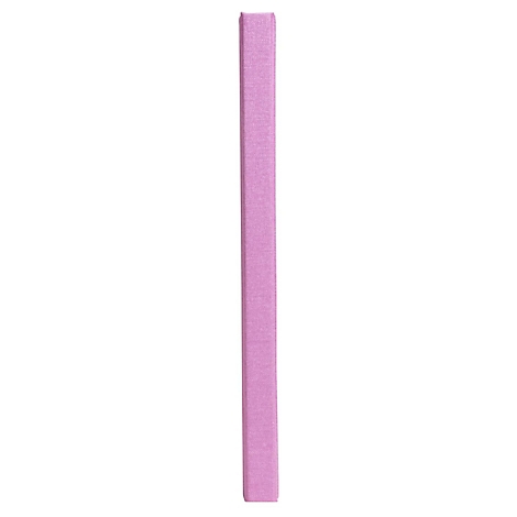 Un objet rose et allongé qui rappelle une pointe de stylo ou un bloc, sur fond blanc.