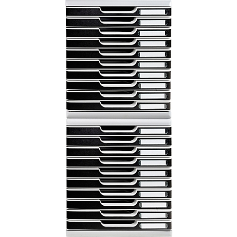 Plusieurs bacs blancs et noirs avec étiquettes.