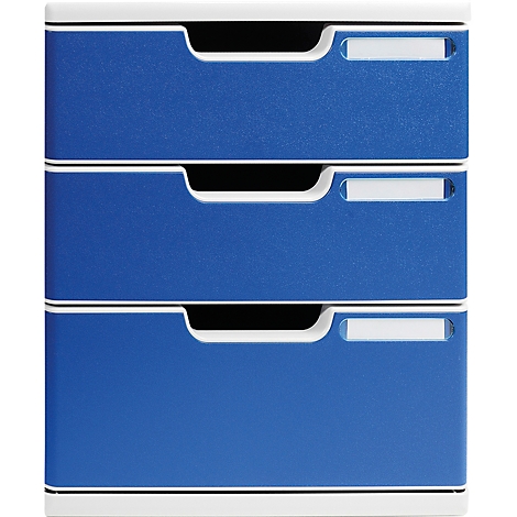 Armoire à tiroirs bleue à trois niveaux avec des accents blancs et des plaques signalétiques.