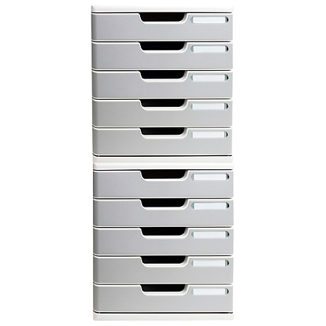 Ein grauer Schubladenturm mit 10 Schubladen. Jede Schublade hat einen dunklen Griff und ein kleines Beschriftungsfeld.