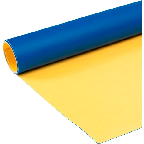 Gerollte blaue Rolle auf gelber Oberfläche. Die Innenseite der Rolle ist gelb.