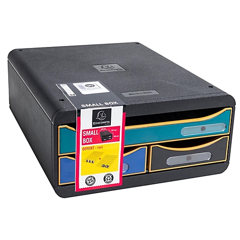 Boîte à tiroirs noire avec tiroirs colorés. Une étiquette de prix rouge y est accrochée. Sur le couvercle, il est écrit "SMALL BOX".