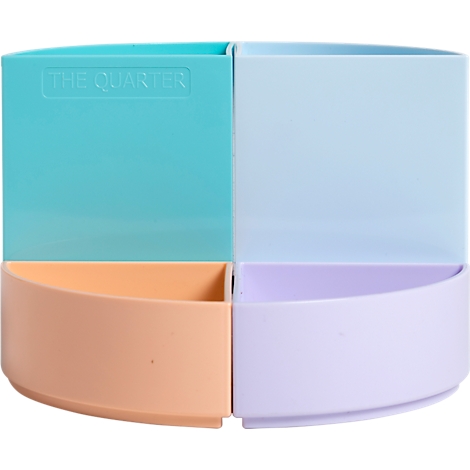 Vierteiliger Stifthalter in Pastellfarben: Türkis, Hellblau, Pfirsich und Lila. Auf der Türkis-Seite steht "THE QUARTER".