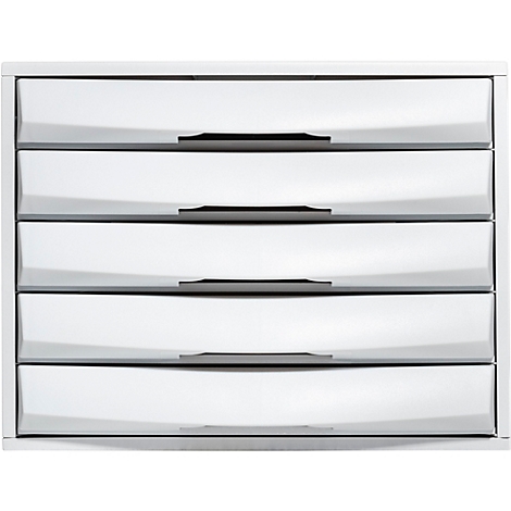 Commode blanche à cinq tiroirs avec des poignées sombres.