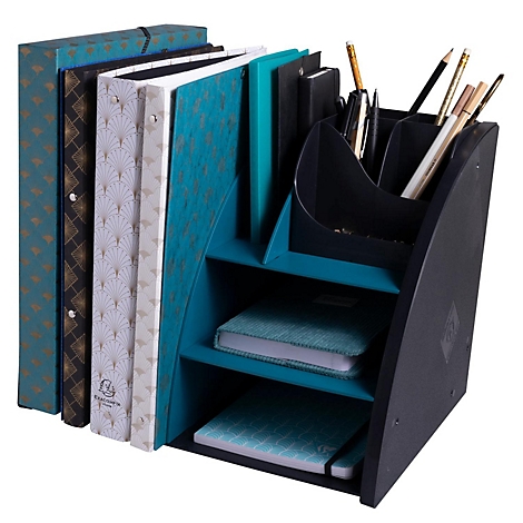 Organisateur de bureau en bois noir et turquoise, rempli de cahiers et de stylos.