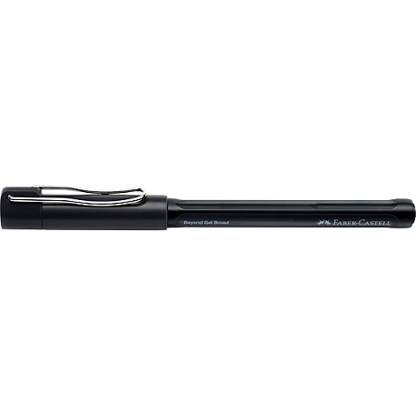 Schwarzer Faber-Castell Gelschreiber mit silbernem Clip vor neutralem Hintergrund.