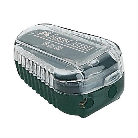 Een groene Faber-Castell puntenslijper met een transparant deksel. Opschrift: Faber-Castell 18 66 00.