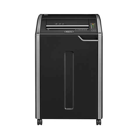 Schwarzer Aktenvernichter mit silbernen Akzenten, Rollen und Bedienfeld.